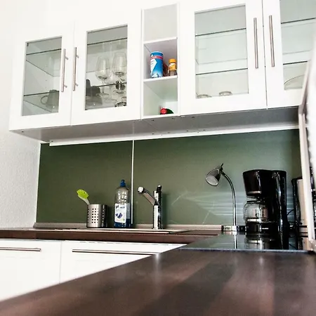 Tarata * Halle (Saale)